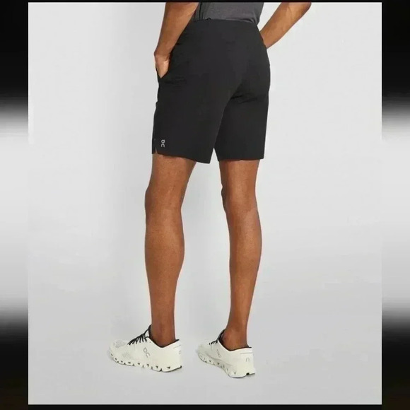 ON RUNNING Hybrid Shorts - Picture 3 of 10